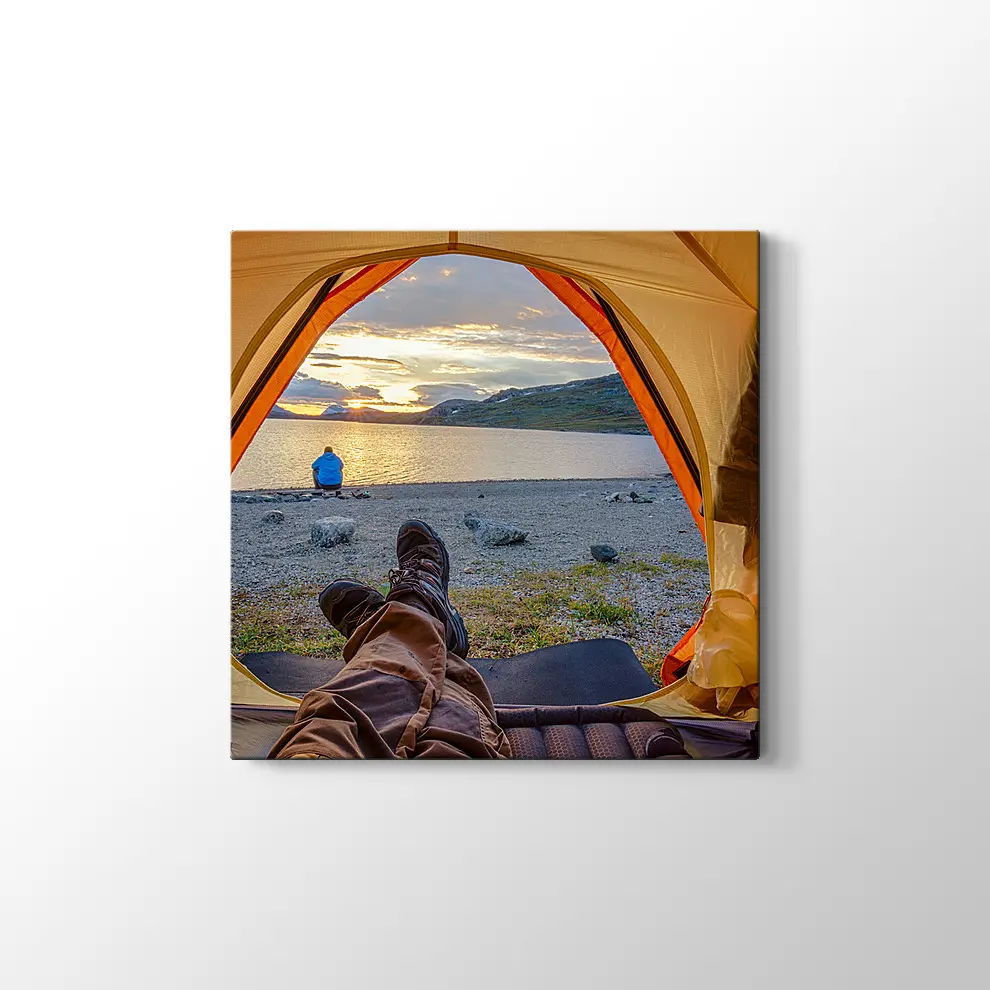 Kuzey İsviçre'de Kamp Tablosu