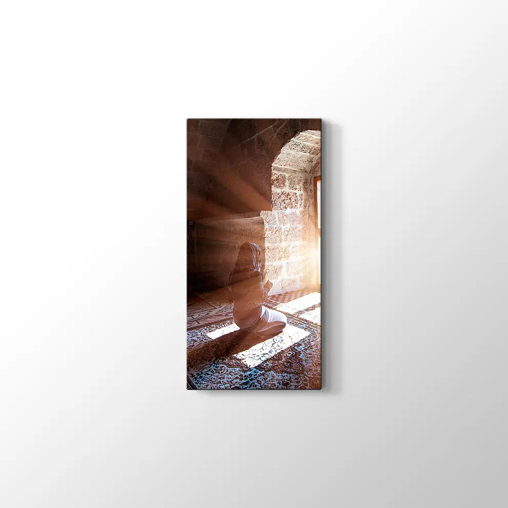 Dua Eden Kadın Kanvas Tablo