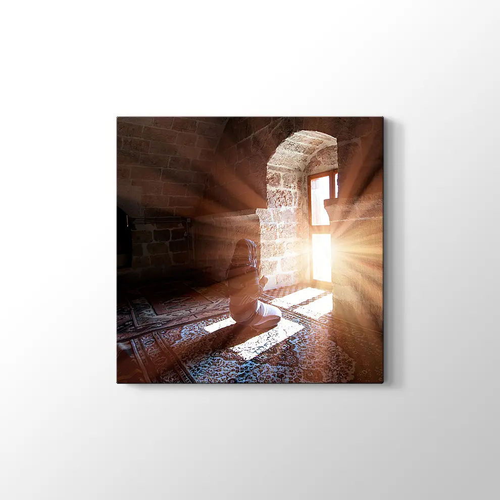 Dua Eden Kadın Kanvas Tablo