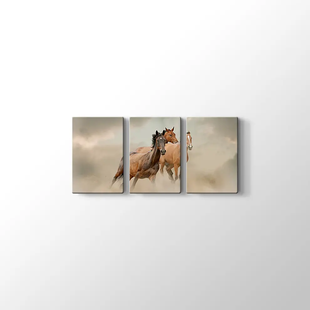 Toz İçinde At Sürüsü