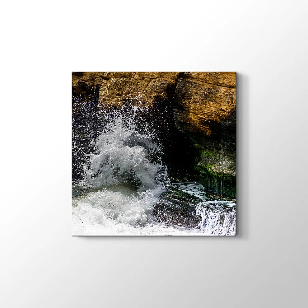 Kayalara Vuran Dalgalar Kanvas Tablo