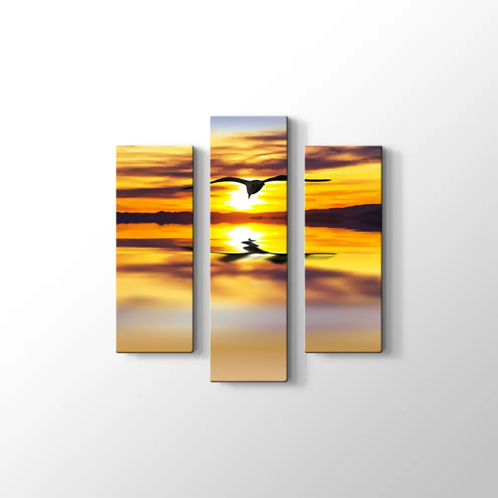 Günbatımı Gökyüzünde Bir Kuş Kanvas Tablo
