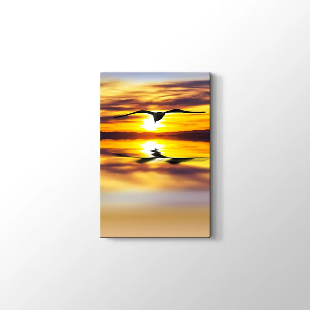 Günbatımı Gökyüzünde Bir Kuş Kanvas Tablo