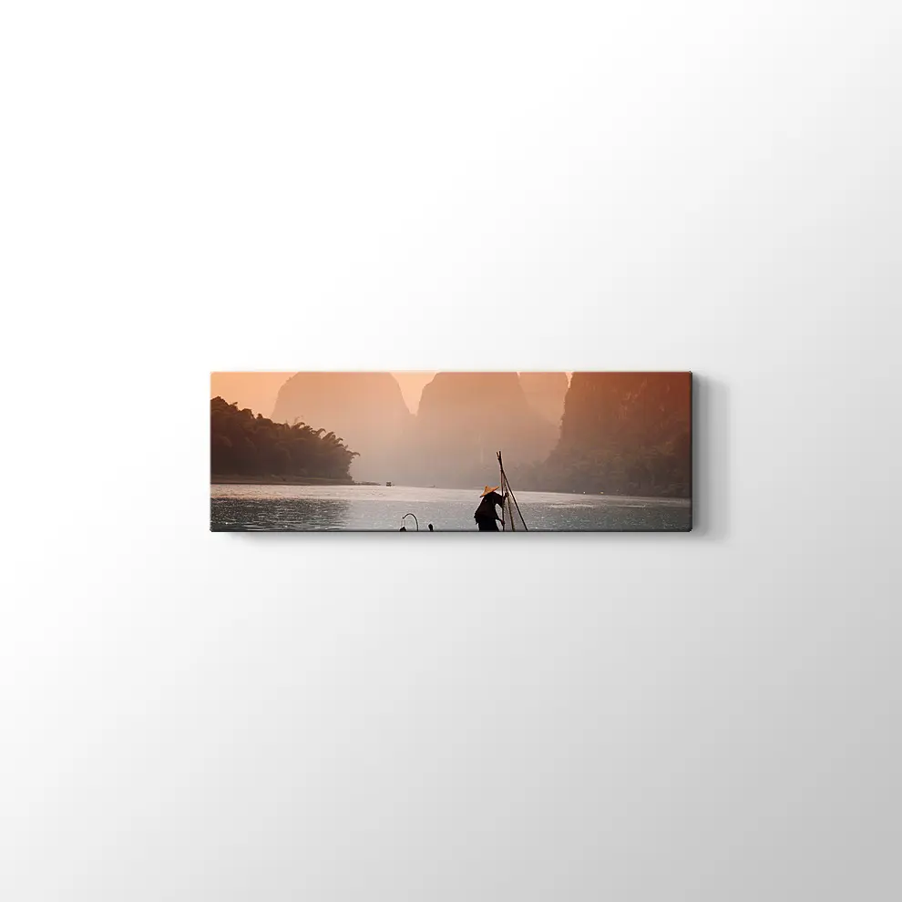 Karabatak Kuşlarıyla Balık Tutan Çinli Adam Kanvas Tablo