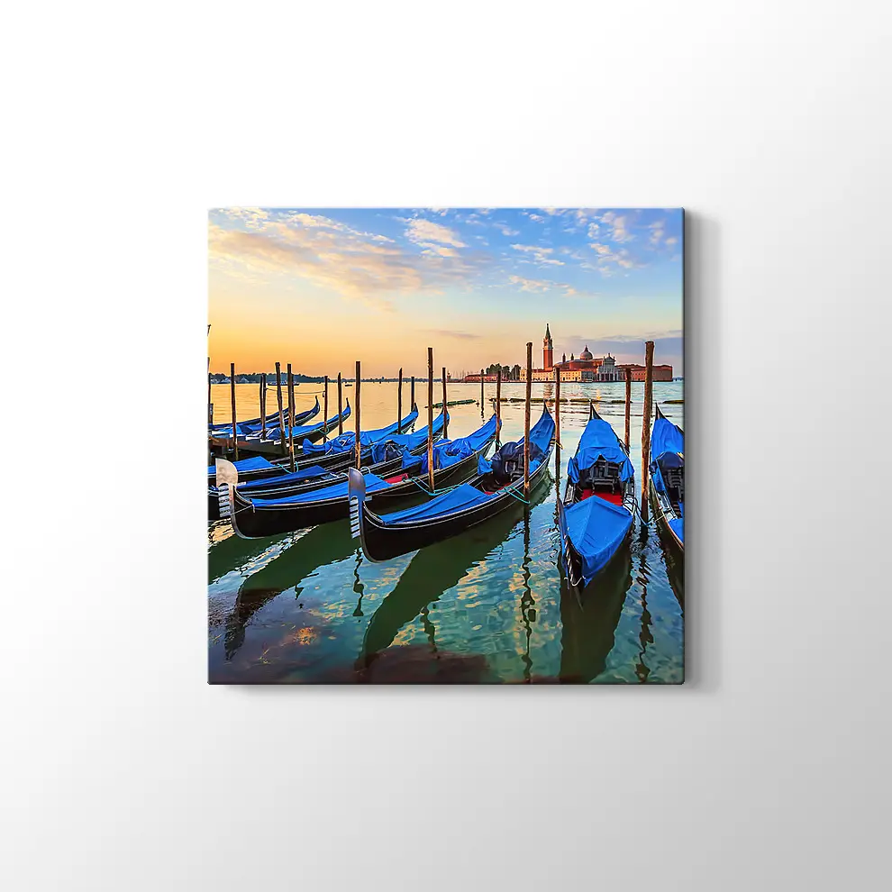 Gün Doğumunda Gondollarla Venedik Kanvas Tablo