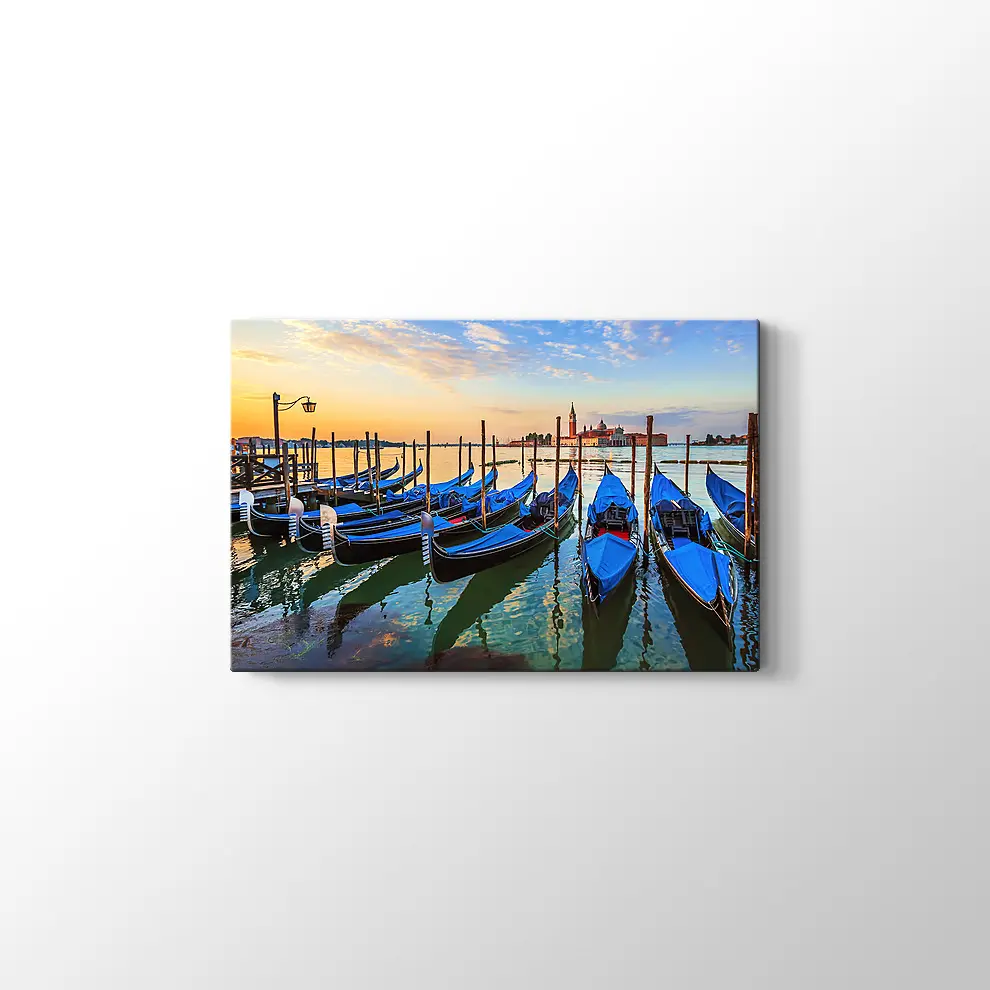 Gün Doğumunda Gondollarla Venedik Kanvas Tablo
