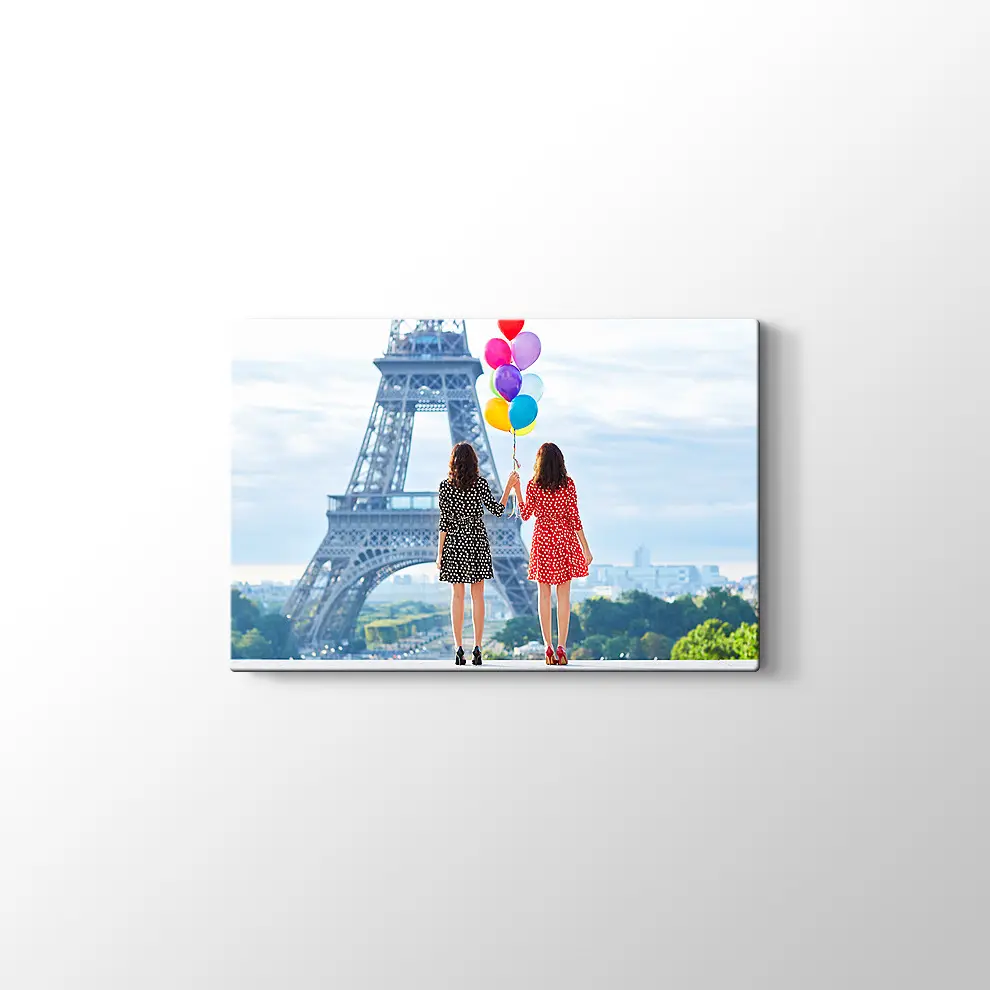 Paris Eyfel Kulesi ve Balon Tutan Kızlar Kanvas Tablo