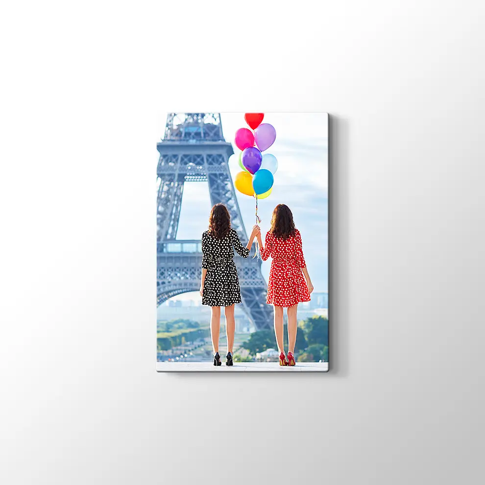 Paris Eyfel Kulesi ve Balon Tutan Kızlar Kanvas Tablo